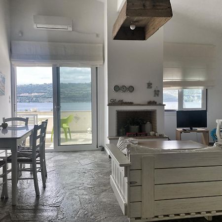 Rododafni Loft Gialtra Luaran gambar