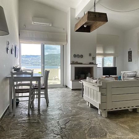 Rododafni Loft Gialtra Luaran gambar